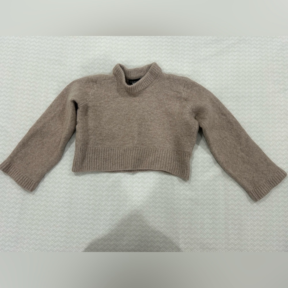 Club Monaco Women's Sweater - Picture 3 of 6